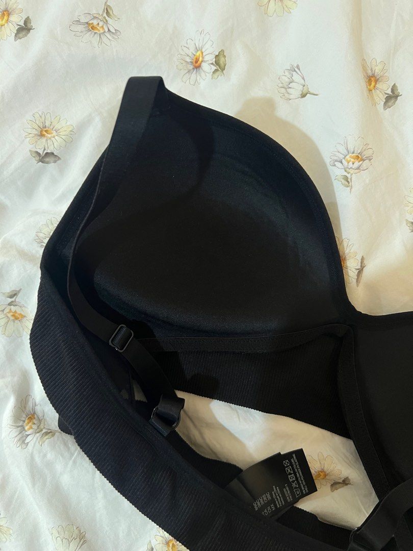 H&M Ribbed Push up bralette (Category: Undergarments & Loungewear) located in Las Pinas. Submitted by kaylisells (Listing ID 1353490575, Image 3). Description: Comfy fabric, but still supportive unlike other bralettes. There’s a garter inside that acts as the bralette’s support. 38C on tag. Sizing runs big. Fits up to 44inch busts, tape measure sizing. No issues. Rfs: too big on me. .