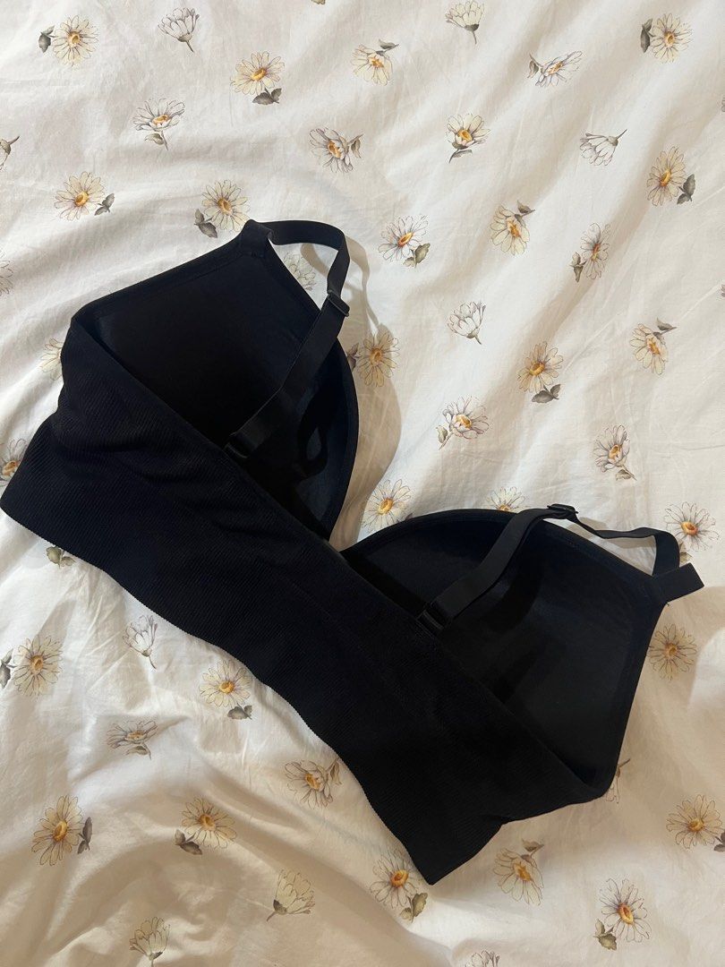 H&M Ribbed Push up bralette (Category: Undergarments & Loungewear) located in Las Pinas. Submitted by kaylisells (Listing ID 1353490575, Image 2). Description: Comfy fabric, but still supportive unlike other bralettes. There’s a garter inside that acts as the bralette’s support. 38C on tag. Sizing runs big. Fits up to 44inch busts, tape measure sizing. No issues. Rfs: too big on me. .