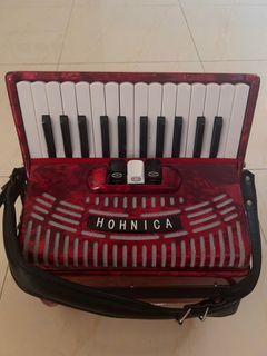 HOHNICA piano accordion