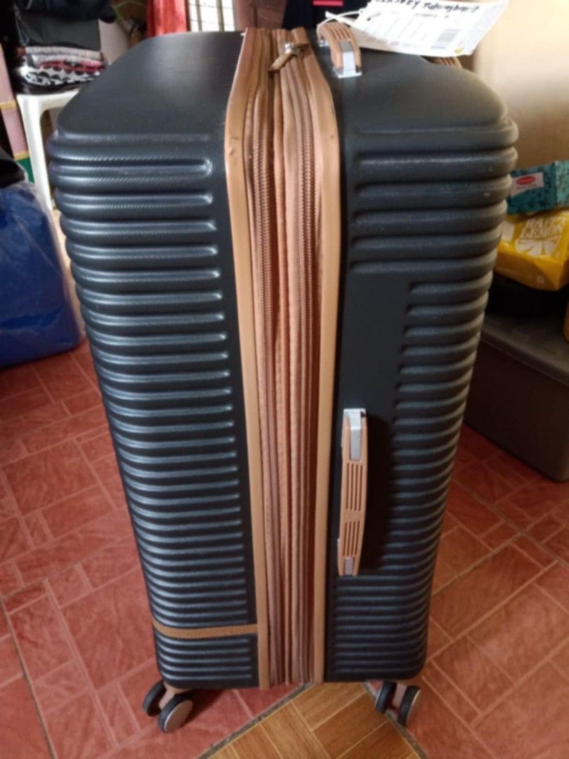 ITLuggage (Category: Luggage) located in Angono. Submitted by trustistrust (Listing ID 1353513152, Image 3). Description: What you see what you get po..