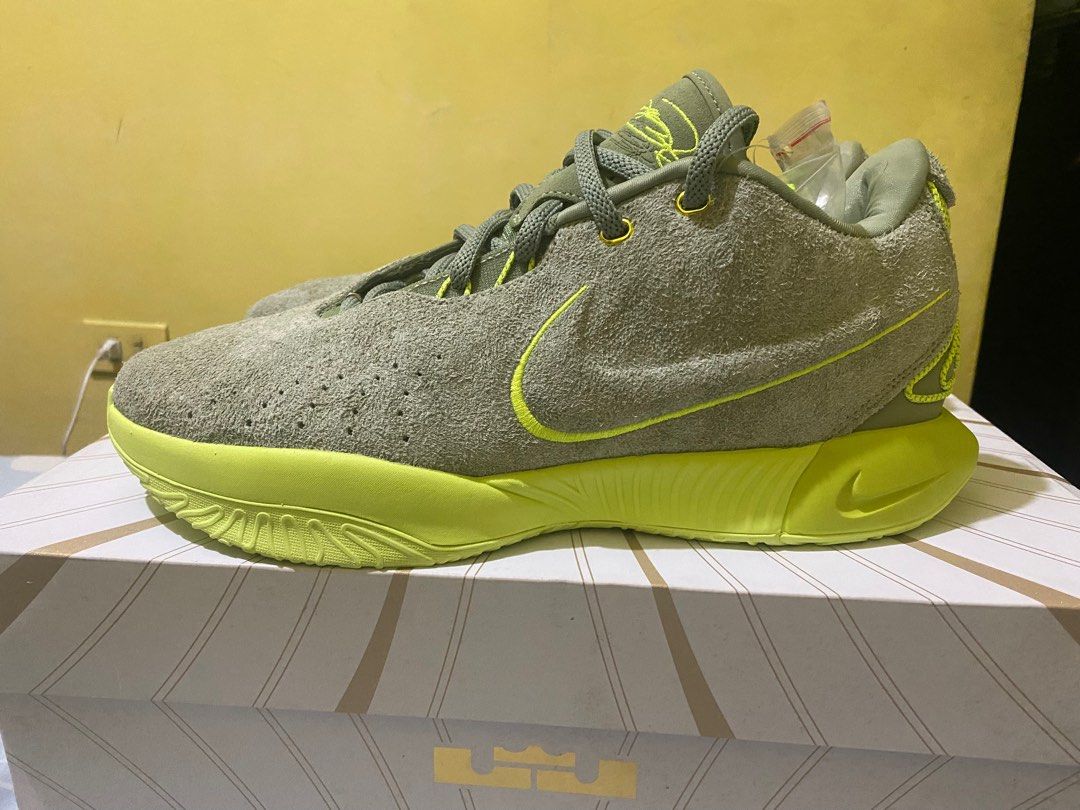 Lebron 21 (Category: Sneakers) located in Mandaluyong City. Submitted by maeibel_931 (Listing ID 1353429815, Image 2). Description: .