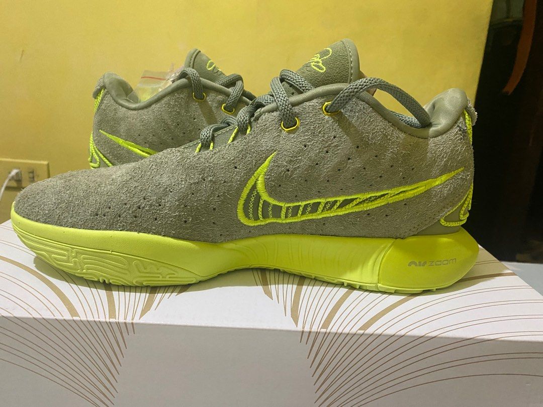 Lebron 21 (Category: Sneakers) located in Mandaluyong City. Submitted by maeibel_931 (Listing ID 1353429815, Image 3). Description: .