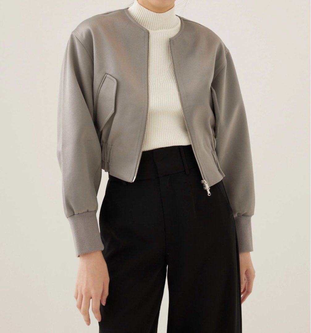 Love Bonito Grey Jacket (Category: Coats, Jackets and Outerwear) located in Mandaluyong City. Submitted by astuff___ (Listing ID 1353546660, Image 3). Description: ✨ Love Bonito Elastic Satin Light Grey Jacket in size Large 🩶 Got it last March 2024 in SG during Eras Tour—never got to use it since then. Still with the tag 🏷️ This color way is sold out in stores and online. Perfect for office/casual wear 🥰 Mop: bpi/maya/gcash 📍: Mandaluyong.
