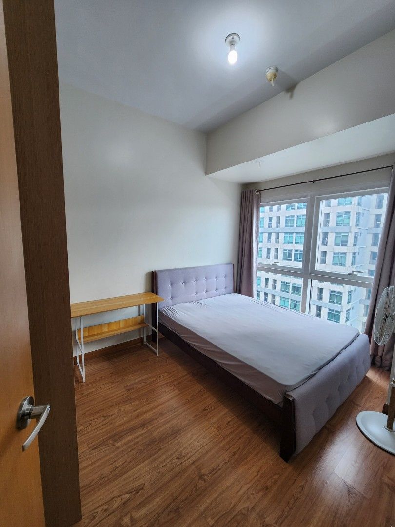 MADISON PARKWEST BGC CONDO - 2BR UNIT. (Category: Apartments & Condos) located in Mandaluyong City. Submitted by johnpaulpabalan (Listing ID 1353572898, Image 1). Description: For Sale or for lease Madison Park West Condo Bonifacio Global City, Taguig City two bedroom unit with balcony Size: 58 Sqm 2 BR, 2 Bath, 2 Balcony, 1Amenities Selling Price: Php 16M Rental Price: Php 60,000/Per month.