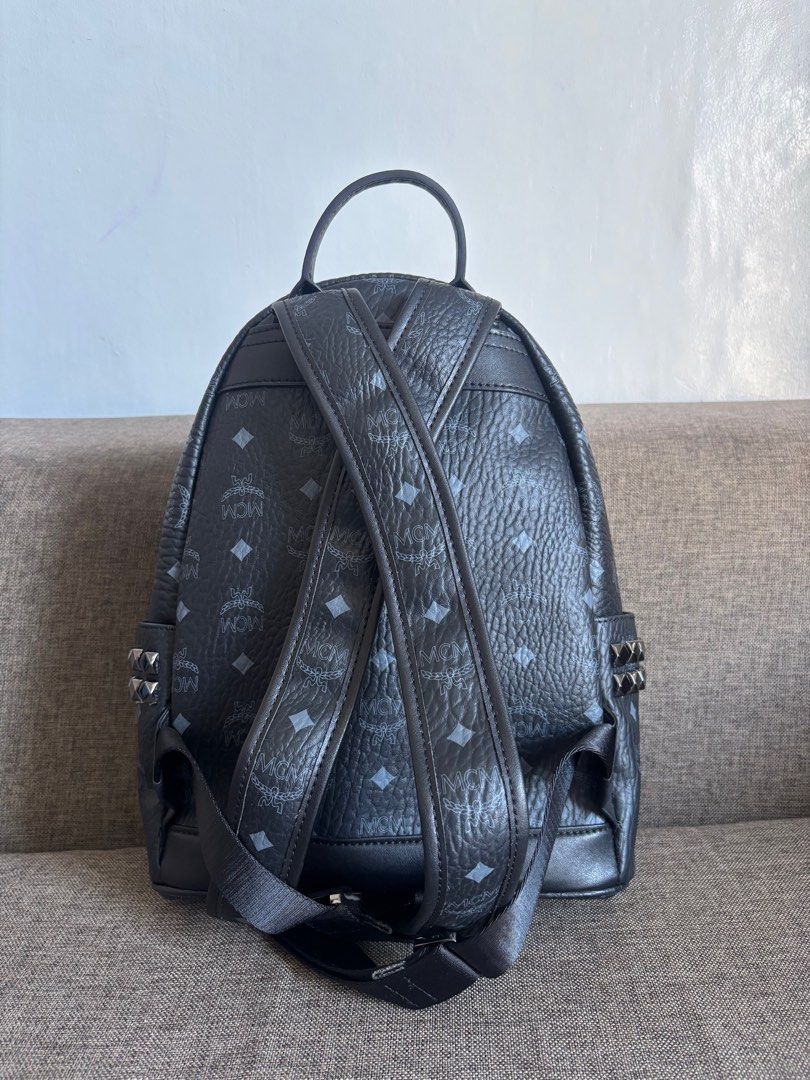 MCM MEDIUM BACKPACK (Category: Luxury Bags & Wallets) located in San Fernando. Submitted by Bagstatic_luxuries (Listing ID 1353480075, Image 3). Description: School bag or tour bag??? 🤩🤩🤩 With original dustbag Japan sourced 🇯🇵.
