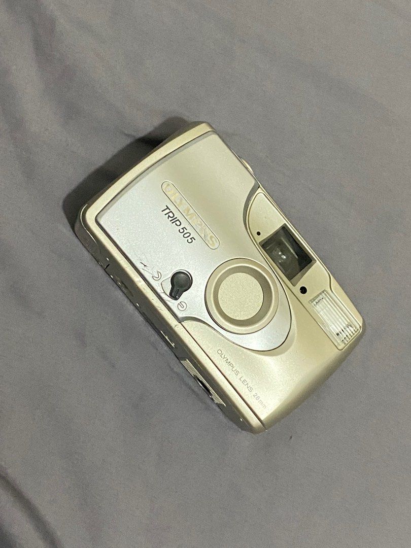 Olympus Trip 505 (Category: Cameras) located in Valenzuela. Submitted by luvvjeon (Listing ID 1353574097, Image 2). Description: Rewinder issue .