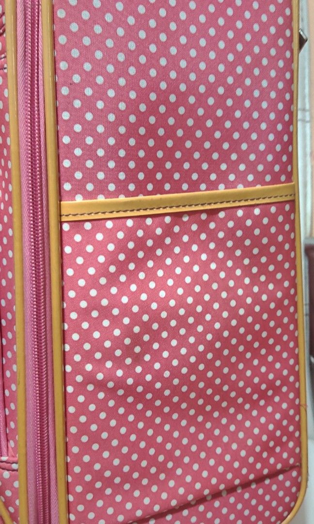 Pink Mini Luggage bag (Category: Luggage) located in San Fernando. Submitted by ladychinita07 (Listing ID 1353413662, Image 2). Description: Japan maleta bag like new MOD: VIA FLASH MOP: GCASH.