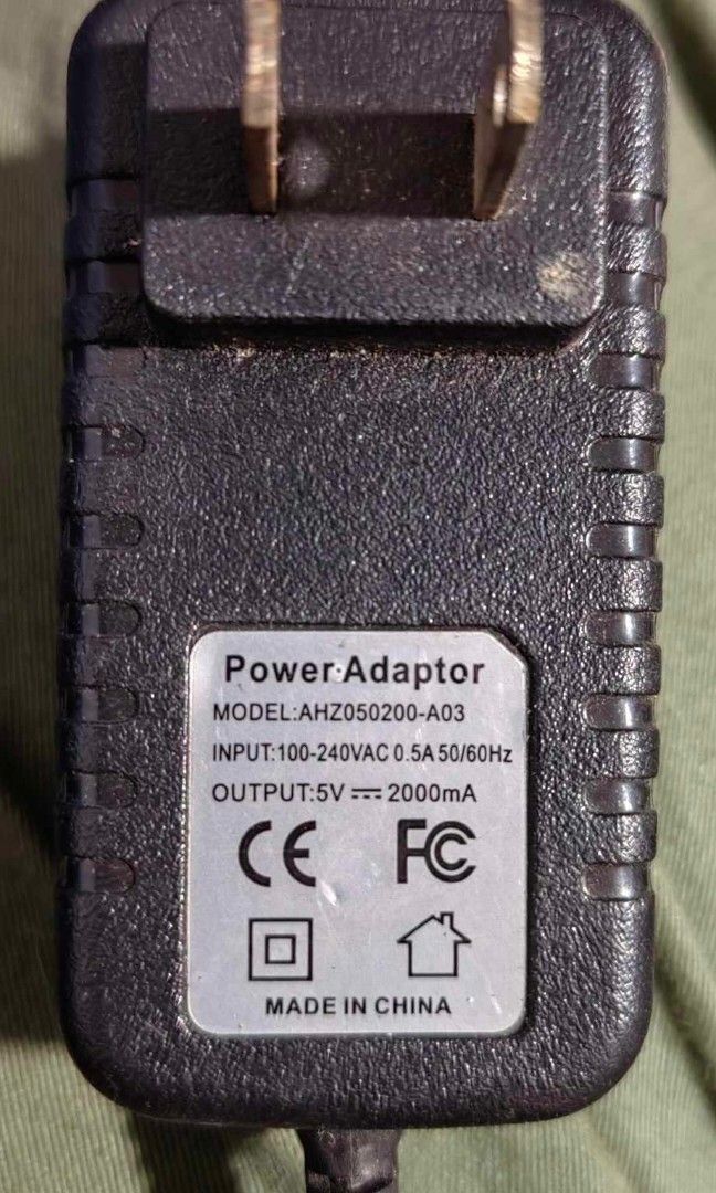 Power Adaptor (Category: Batteries & Chargers) located in Rizal. Submitted by joan5505 (Listing ID 1353505671, Image 2). Description: Power adapter 5v 500 pesos.