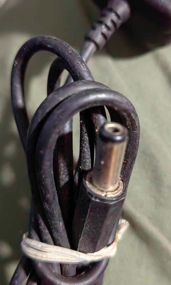 Power Adaptor (Category: Batteries & Chargers) located in Rizal. Submitted by joan5505 (Listing ID 1353505671, Image 1). Description: Power adapter 5v 500 pesos.