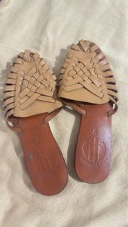 Renegade Folk Headlines Flat (Tan)