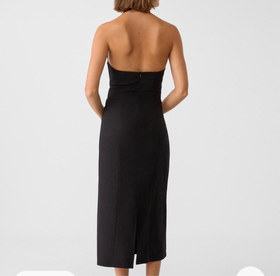 Sexy Halter Backless black Dress (Category: Dresses) located in Alfonso. Submitted by Lwanderer (Listing ID 1350400097, Image 2). Description: bought this in Japan Medium on tag Super nice fabric Slightly stretch Adjustable button sa nape Length 43 inches (from shoulder Waist 26 inches but can stretch up to 30 inches .