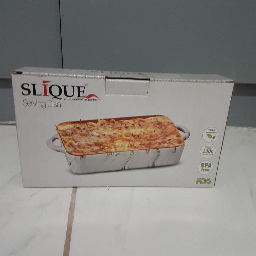 Slique 900ML Serving Dish (Category: Bakeware) located in Paranaque City. Submitted by blitzwing28 (Listing ID 1353508229, Image 1). Description: = NOTE = - Item is in brand new condition. = PRICE = P500 = MODE OF PAYMENT = - BDO bank transfer - Cash on hand (meetup) - Globe G-Cash = ITEM CONTENTS = - 1x Slique 900ML Serving Dish - 1x Small box.