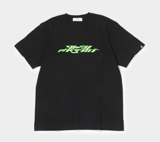 (Category: ) located in . Submitted by thehypewear.co (Listing ID 1353504910, Image 1). Description: .