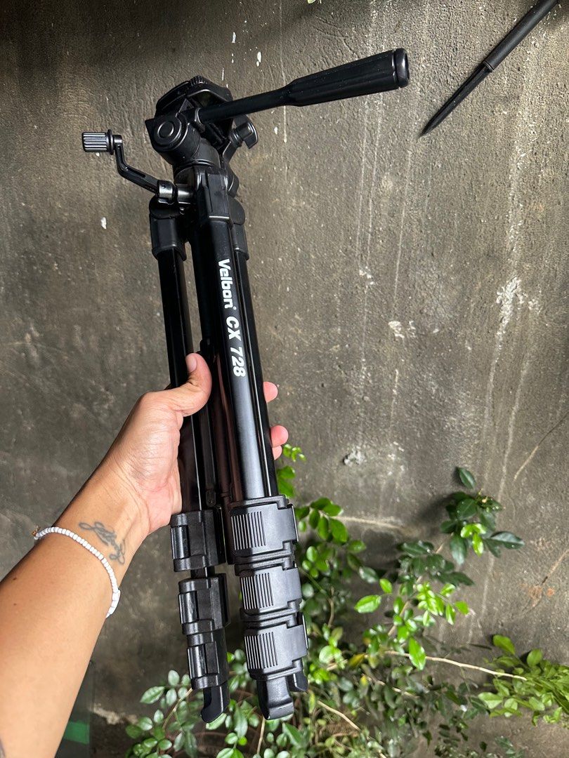 Velbon CX 728 tripod (Category: Tripods & Monopods) located in Rodriguez. Submitted by pwestoonlinestore (Listing ID 1353594511, Image 1). Description: Loc Montalban Rizal.