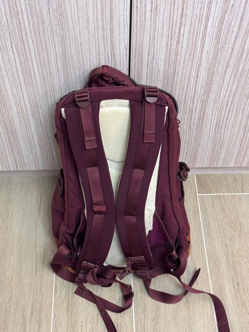 Visvim （分類：手袋及銀包）位於 Hong Kong。 由 cheesebiscuit0724 提交（商品編號 1353418350，圖片 3）。簡介： Visvim backpack 。