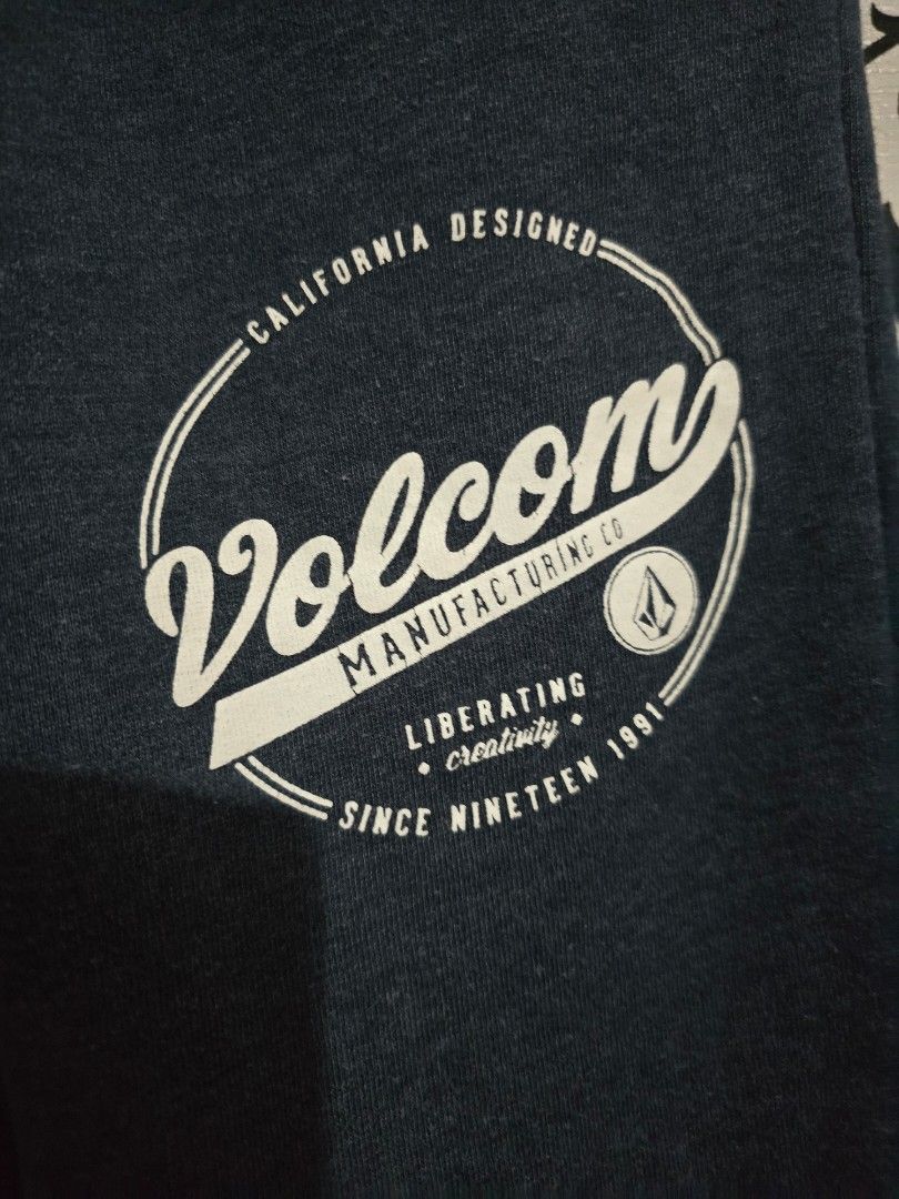 Volcom Jogger Sweat Pants (Category: Joggers) located in Cavite. Submitted by laliswagg (Listing ID 1353433253, Image 2). Description: 👕Please read first: Dimes: W32-38" L37.5" Color Rate:8/10 Size on Tag: Xl Issue: NONE LP350 All items are hand pick from thrift store in Canada. All items are almost new. No issue or damage. If there's any i will indicate here. Disclaimer: Color may vary due to lighting. nagiging light color po kasi, kaya yung ib