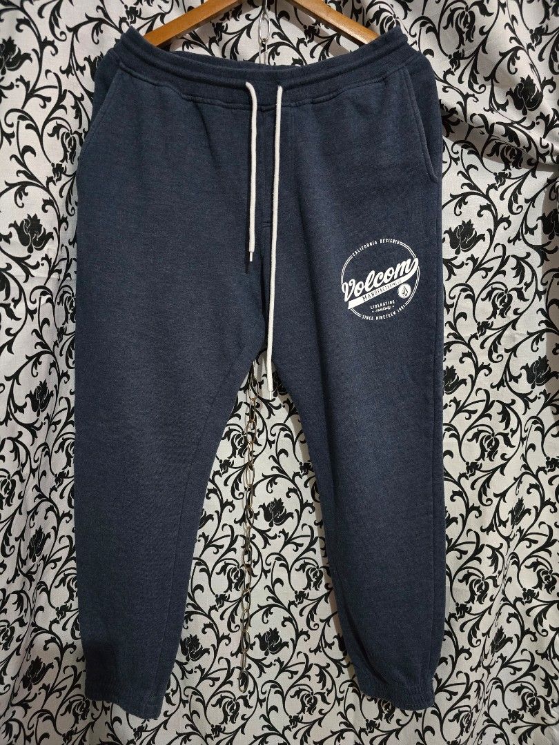 Volcom Jogger Sweat Pants (Category: Joggers) located in Cavite. Submitted by laliswagg (Listing ID 1353433253, Image 1). Description: 👕Please read first: Dimes: W32-38" L37.5" Color Rate:8/10 Size on Tag: Xl Issue: NONE LP350 All items are hand pick from thrift store in Canada. All items are almost new. No issue or damage. If there's any i will indicate here. Disclaimer: Color may vary due to lighting. nagiging light color po kasi, kaya yung ib