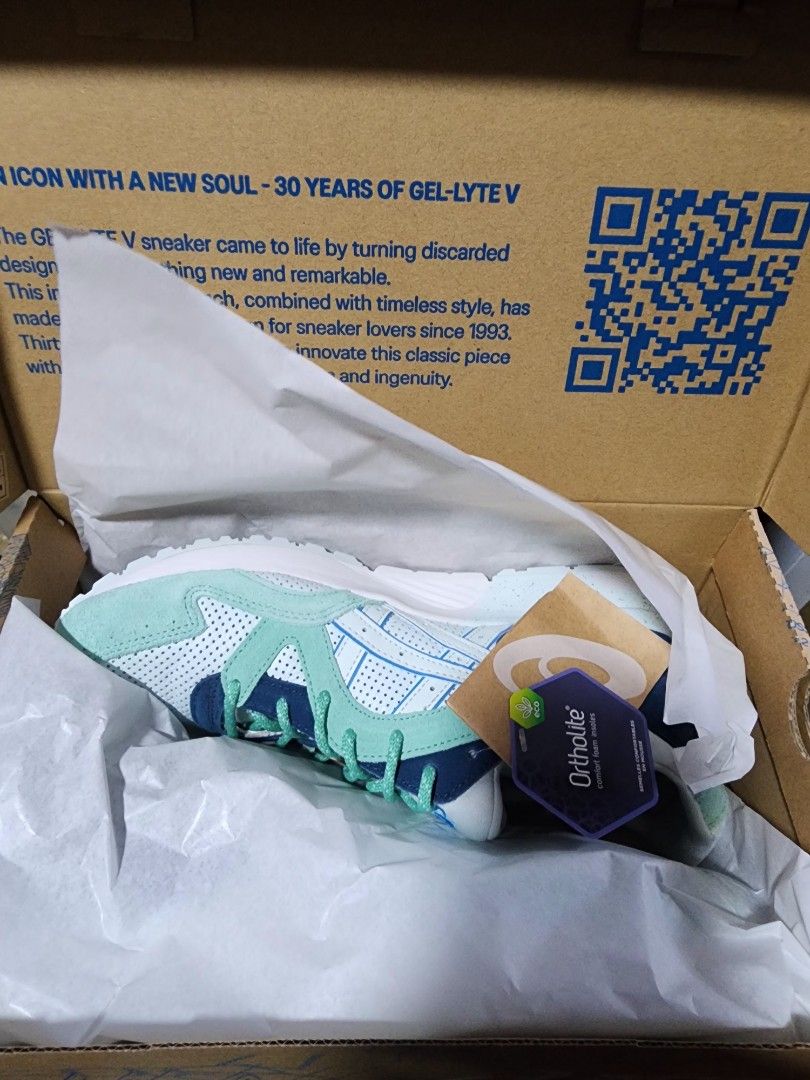 Asics gel lyte v (Category: Sneakers) located in Singapore. Submitted by taengooyah (Listing ID 1353772676, Image 3). Description: take both 190. meetup only.