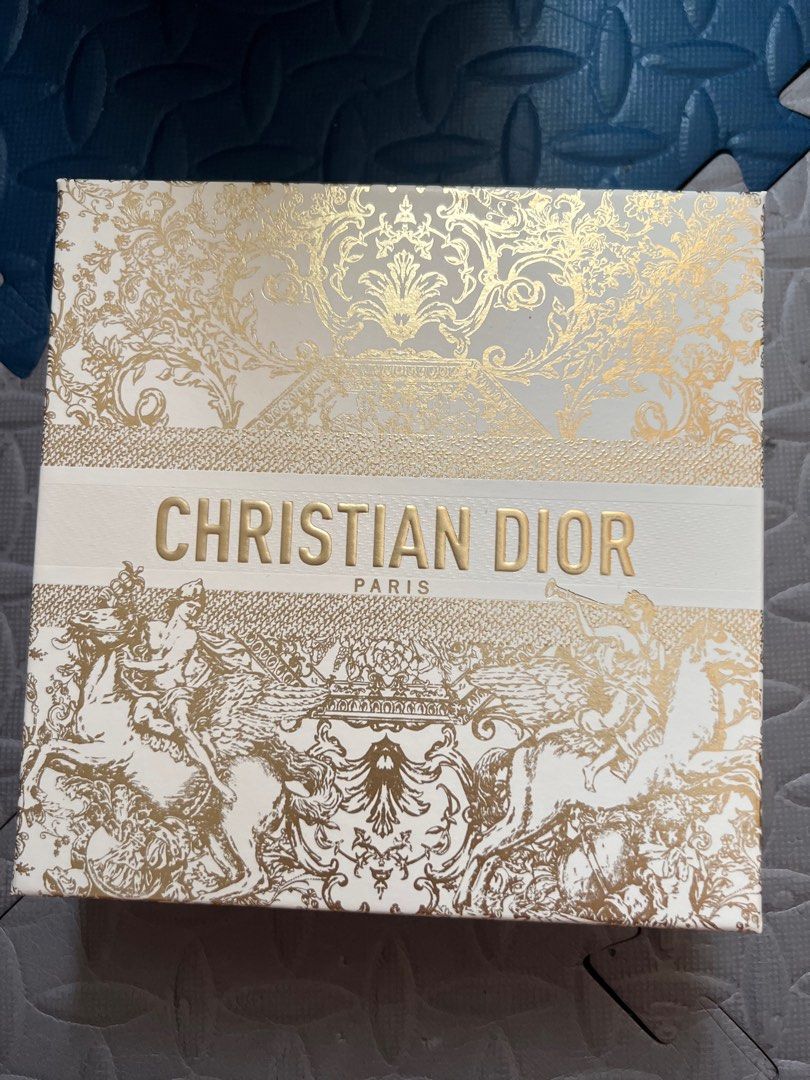 Authentic Christian Dior J’Adore Set (Category: Fragrance & Deodorants) located in Pasig City. Submitted by bashadp (Listing ID 1353687969, Image 2). Description: GIFT SET INCLUDES: J’adore Eau de Parfum, 1.7 oz.; J’adore Beautifying Body Milk, 2.5 oz. FRAGRANCE FAMILY: Floral KEY NOTES: Ylang Ylang, Damascus Rose, Jasmine HOW TO USE: For a long-lasting fragrance result and an irresistibly sensorial experience: Soften skin with the rich, creamy J