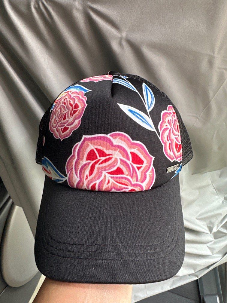 Authentic Roxy cap (Category: Caps & Hats) located in Singapore. Submitted by woonopybrown (Listing ID 1353656027, Image 2). Description: Brand new, 100% authentic Roxy cap. One size. .