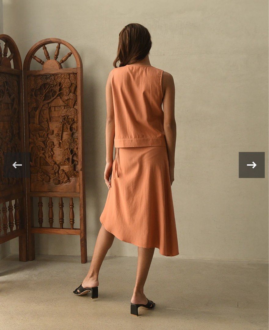 Bayo - Rustic Orange Coord (Category: Dresses) located in Quezon. Submitted by indmlnt (Listing ID 1353601303, Image 2). Description: Used once for prenup shoot .