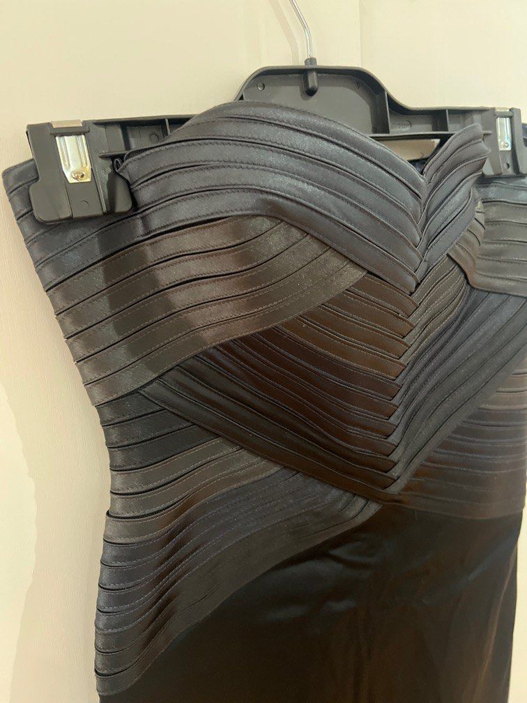 BCBG Maxazria smoke comb bodice strapless dress (Category: Evening dresses & gowns) located in Santa Rosa. Submitted by a.i.b. (Listing ID 1353650447, Image 3). Description: Brand: BCBG MAXAZARIA Size: 0 fits XS to S Color: 9.8/10 Issue: Cut tag other than that dress in excellent conditionz See last photo for it’s price. This is a preloved item so please manage your expectations. No reservation, whoever pays first gets the item. I can only ship o