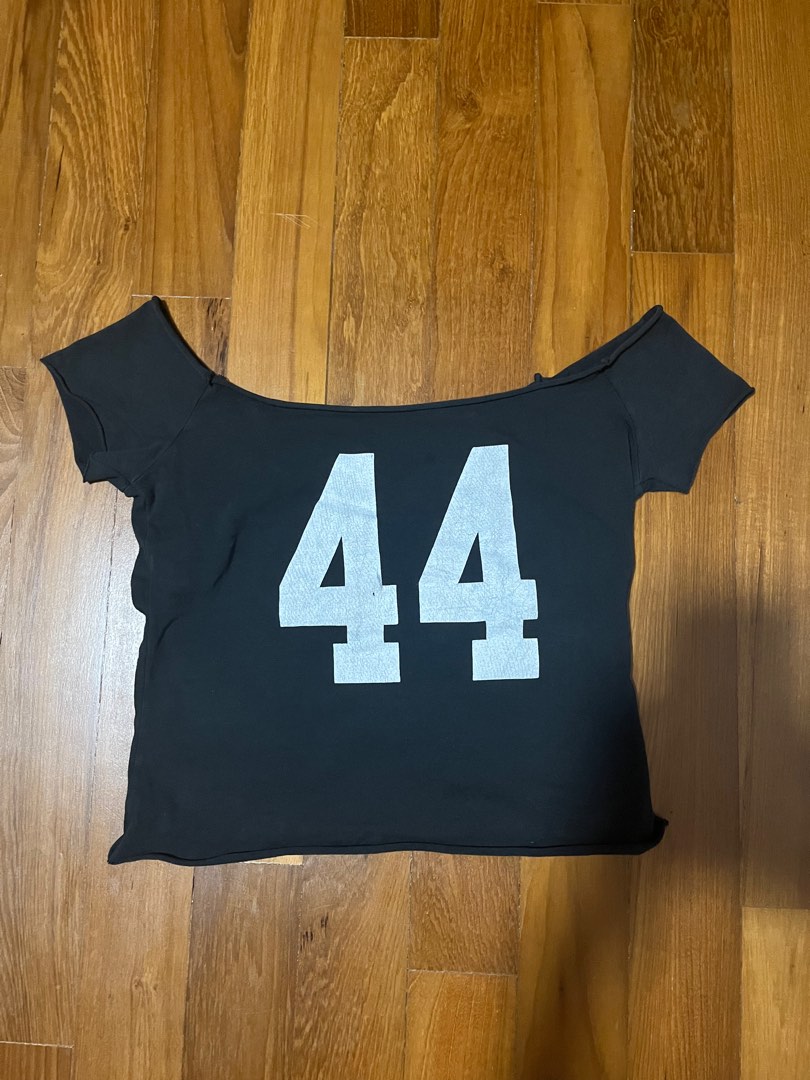 Brandy Melville off shoulder bonnie number 44 top, Women's Fashion ...