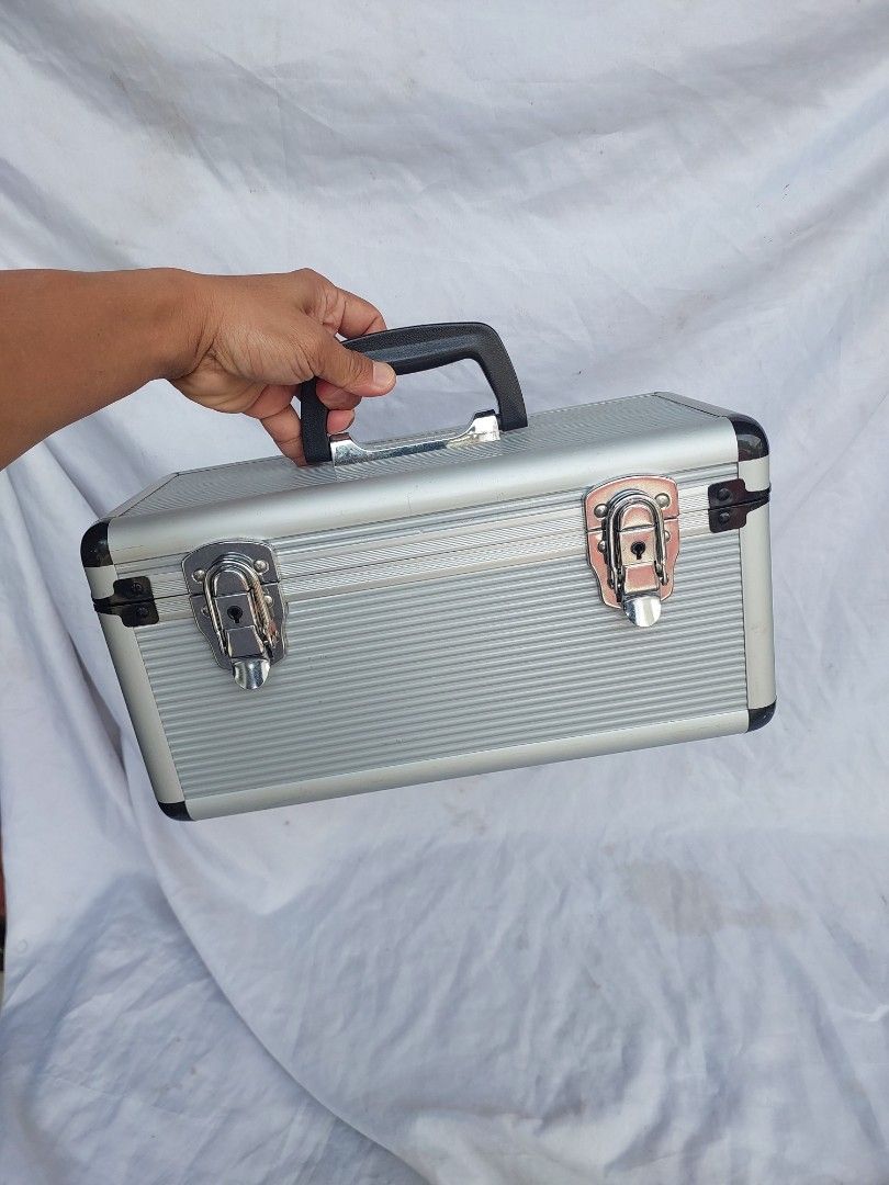 Camera/Lens/Mic/gadget etc... Multi purpose Tour Hard case In Good condition 950php (Category: Camera Bags & Carriers) located in Quezon City. Submitted by jpnvintageonline (Listing ID 1353661808, Image 1). Description: Camera/Lens/Mic/gadget etc... Multi purpose Tour Hard case In Good condition 950php.