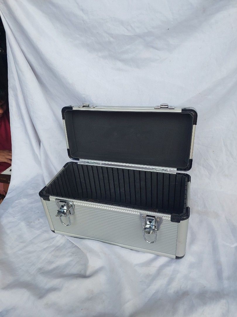Camera/Lens/Mic/gadget etc... Multi purpose Tour Hard case In Good condition 950php (Category: Camera Bags & Carriers) located in Quezon City. Submitted by jpnvintageonline (Listing ID 1353661808, Image 2). Description: Camera/Lens/Mic/gadget etc... Multi purpose Tour Hard case In Good condition 950php.