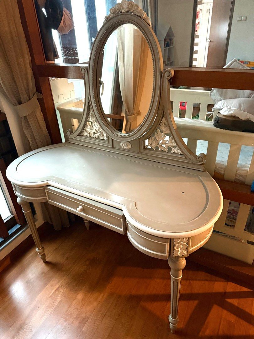 Dressing table (Category: Tables & Sets) located in Singapore. Submitted by eiffelxie (Listing ID 1353708232, Image 1). Description: French style dressing table. Bought from UK from Crown French Furniture for over £1,000. Selling cause got built in dressing table in the new place so don’t need anymore. Selling cheap for fast deal..