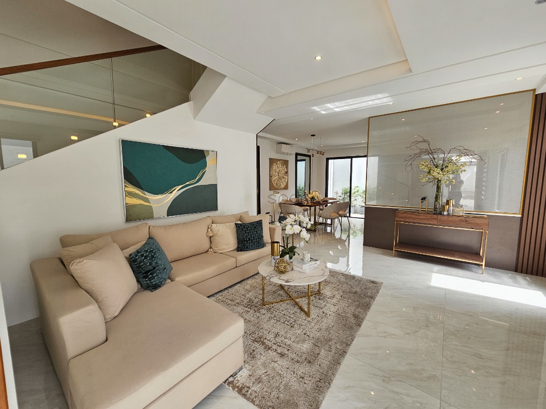 (Category: ) located in . Submitted by sparxrealestate (Listing ID 1353601208, Image 1). Description: .