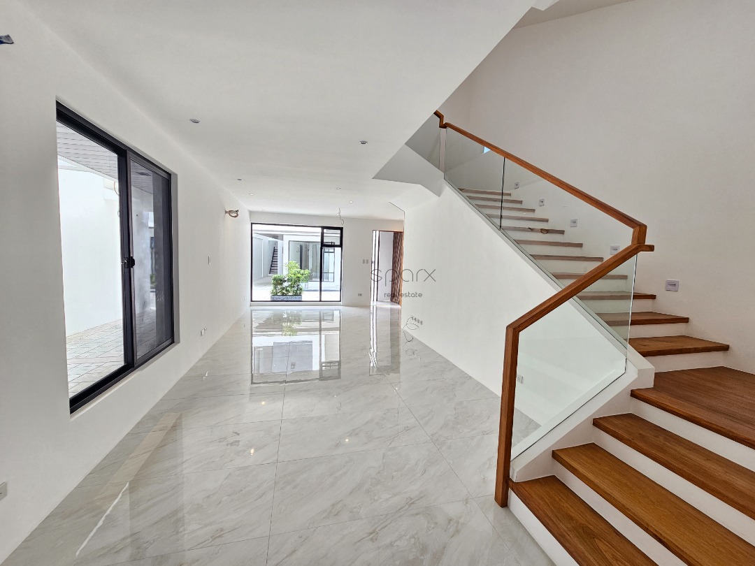 (Category: ) located in . Submitted by sparxrealestate (Listing ID 1353622857, Image 1). Description: .