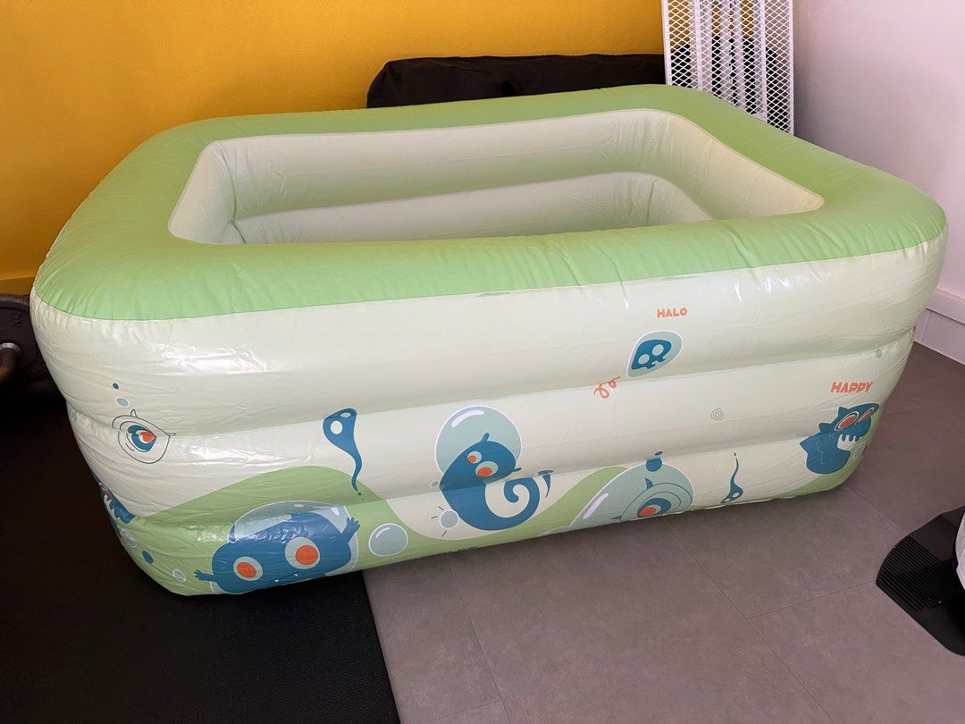 Inflatable Pool (Category: Infant Playtime) located in Singapore. Submitted by surfingfire (Listing ID 1353741672, Image 1). Description: Used once only as it is too big for my baby to play in. More suitable for toddlers and above Ext dimensions: 130cm x 95cm x 54cm Int dimensions: 95cm x 57cm x 52cm .