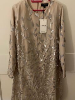 (Category: ) located in . Submitted by thedcloset_ (Listing ID 1353665221, Image 1). Description: .