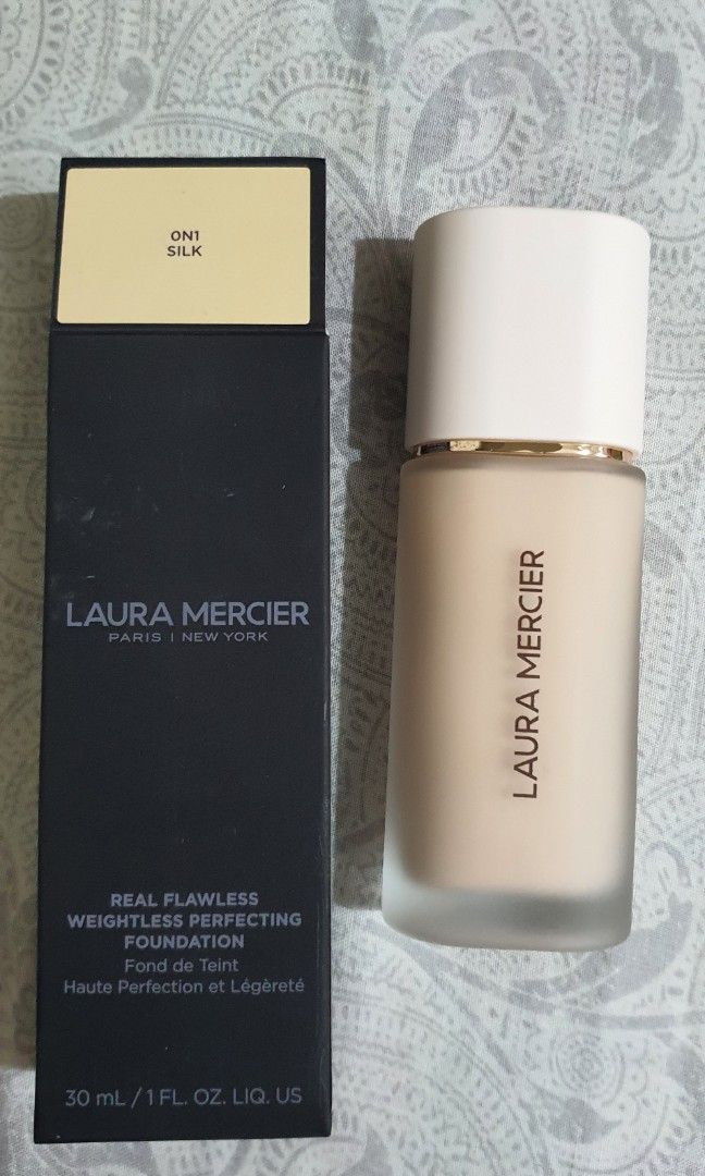 Laura Mercier Foundation (Category: Makeup) located in Mandaluyong City. Submitted by chichi021919 (Listing ID 1353735042, Image 1). Description: Laura Mercier Real flawless weightless perfecting foundation Brand new Original 💯 Bought in the US at Sephora, NY Date purchased: Dec. 31, 2024.