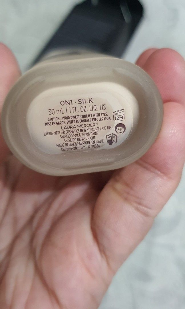 Laura Mercier Foundation (Category: Makeup) located in Mandaluyong City. Submitted by chichi021919 (Listing ID 1353735042, Image 3). Description: Laura Mercier Real flawless weightless perfecting foundation Brand new Original 💯 Bought in the US at Sephora, NY Date purchased: Dec. 31, 2024.