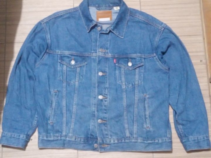LEVIS TYPE 3 JACKET BIG E PREMIUM (Category: Coats, Jackets and Outerwear) located in Quezon. Submitted by joooles (Listing ID 1353710057, Image 1). Description: 22x25 SMALL 3500, pede tawaran pm lang kayo.