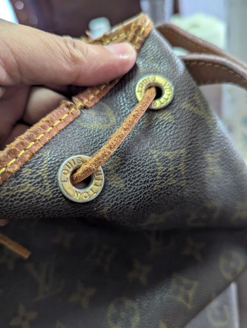 LouisVitton LV PouchBag-(strap not authentic) (Category: Luxury Bags & Wallets) located in Quezon City. Submitted by gadgetsun (Listing ID 1353614638, Image 3). Description: Needs restoration.