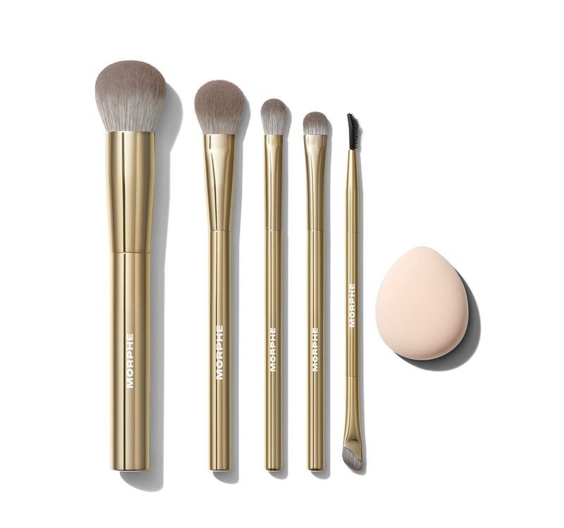 MORPHE Compose Yourself 6-Piece Brush & Tool Set (Category: Makeup) located in Manila. Submitted by juanashopbies_ph (Listing ID 1353636448, Image 2). Description: MORPHE Compose Yourself 6-Piece Brush & Tool Set - Limited edition brush & tool set - All vegan face & eye brushes - Bonus Mini Cloud Cushion Puff Be perfectly presented in any situation with this essential curation of 5 soft, vegan face and eye brushes, plus a mini Cloud Cushion Puff 