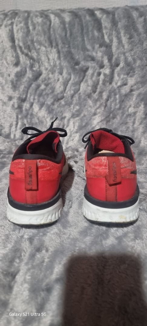 Nike Odyssey React (Category: Sneakers) located in General Mariano Alvarez. Submitted by tyronereygalang (Listing ID 1353710470, Image 3). Description: Nike Odyssey React Size 8.5M 1k shipped.