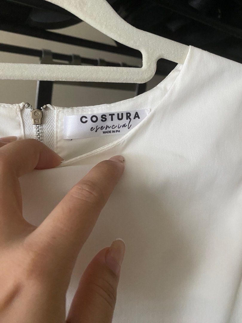 Premium Poplin Bubble Hem dress in White (Category: Dresses) located in Manila. Submitted by sellsherstuff (Listing ID 1353638433, Image 2). Description: Bought this limited edition dress from Costura Essencial. Can fit Small to Large frames. Never washed. Never used. Negotiable. .