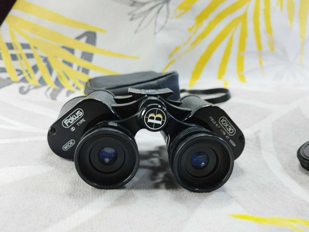 Quick Focus Binocular With Bag (Category: Lens & Kits) located in Santa Cruz. Submitted by jmy_surplus.2 (Listing ID 1353732085, Image 3). Description: Size ; L - 13 W - 17 Color ; Black Type ; Binocular Brand ; No brand Material ; Synthetic Style ; Black Quick Focus Binocular Lg 101 JMY 4.