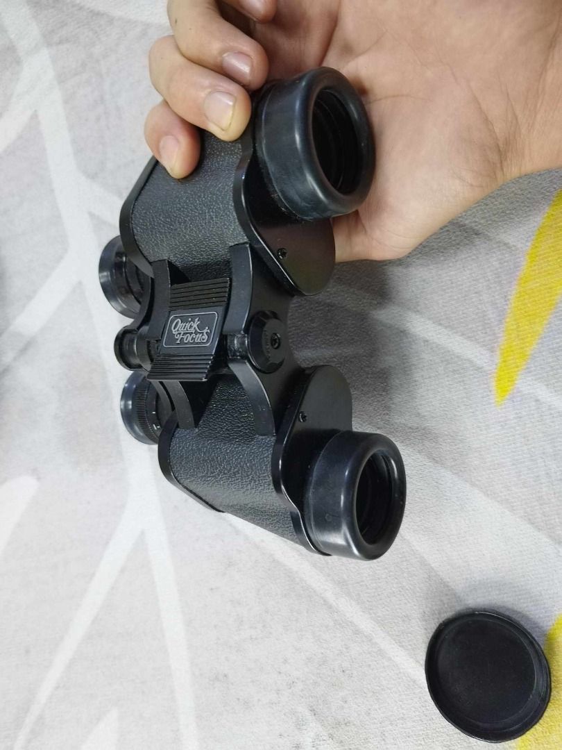 Quick Focus Binocular With Bag (Category: Lens & Kits) located in Santa Cruz. Submitted by jmy_surplus.2 (Listing ID 1353732085, Image 2). Description: Size ; L - 13 W - 17 Color ; Black Type ; Binocular Brand ; No brand Material ; Synthetic Style ; Black Quick Focus Binocular Lg 101 JMY 4.