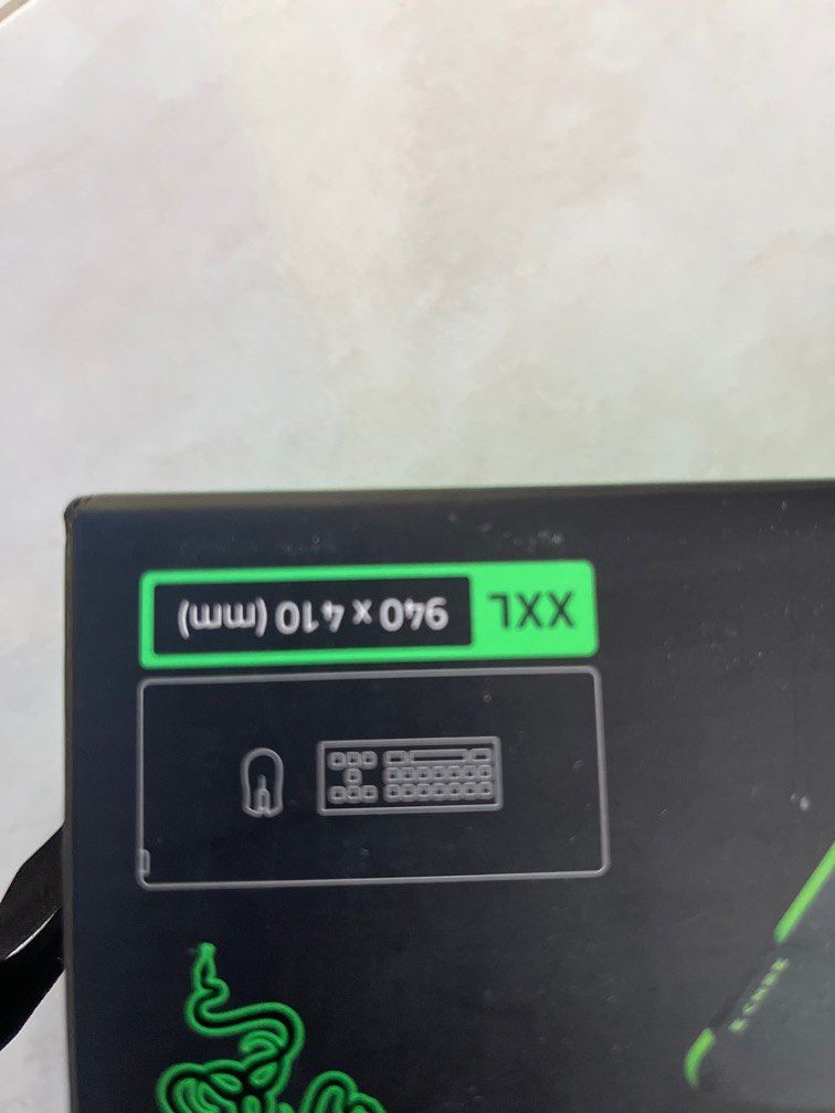 Razer mousepad (Category: Mouse & Mousepads) located in Singapore. Submitted by randomguy20 (Listing ID 1353685196, Image 3). Description: original $50 used once only .