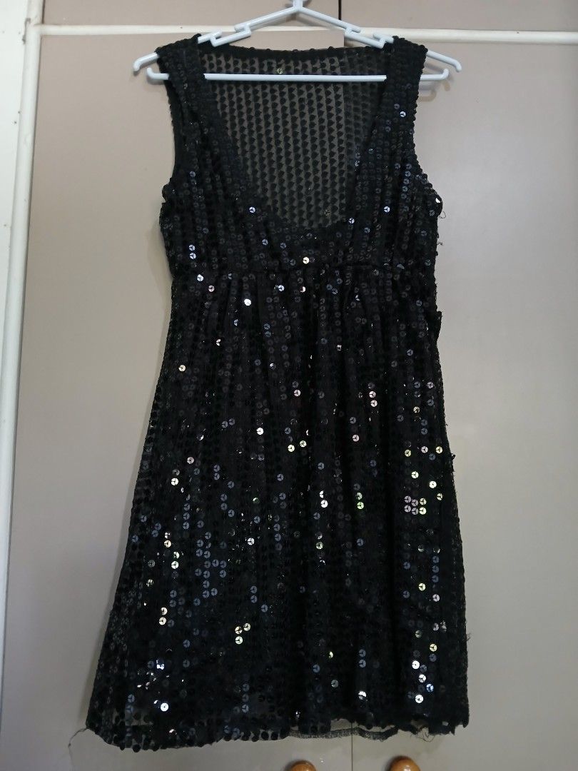 Sequenced dress (Category: Dresses) located in San Fernando. Submitted by goodbuys47 (Listing ID 1353671372, Image 1). Description: For themed party performance dress.