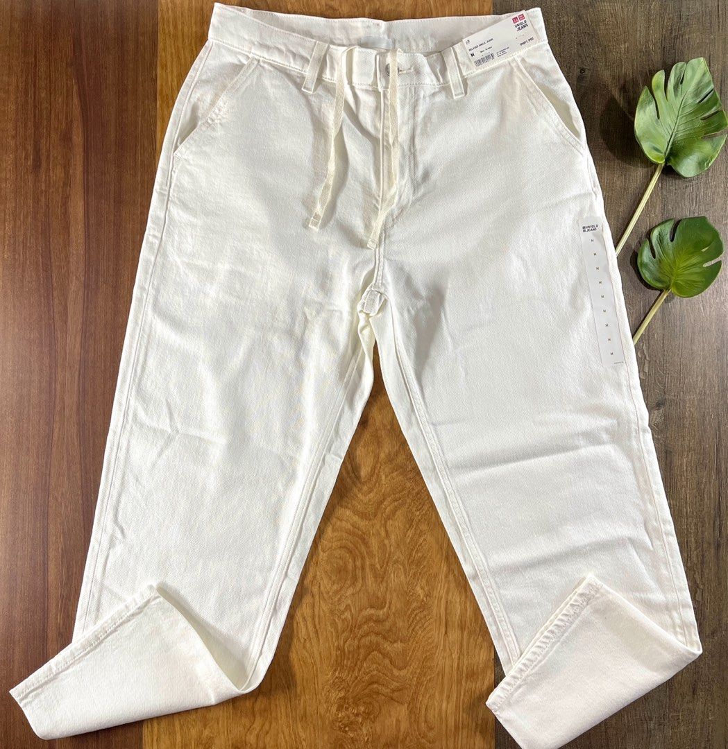 ‼️Uniqlo mens jeans medium (Category: Jeans) located in Quezon City. Submitted by akieo (Listing ID 1353651960, Image 2). Description: Uniqlo mens pants Size medium Brand new with tag Color off white Price 1,600 only Qc area Nationwide Shipping.