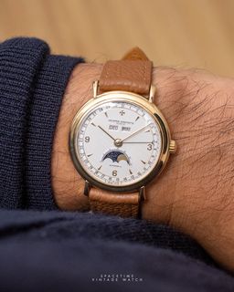 (Category: ) located in . Submitted by spacetime.vintagewatch (Listing ID 1347055372, Image 1). Description: .