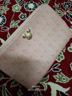 (Category: ) located in . Submitted by preloveshop89 (Listing ID 1353722769, Image 1). Description: .