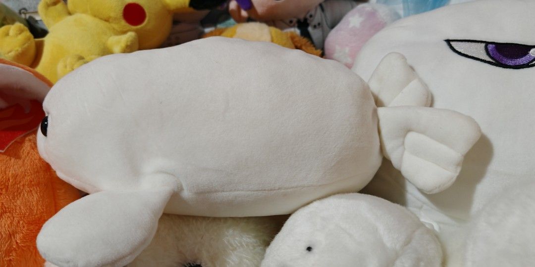 White Seal 1 mini plush (Mallow Type) (Category: Plushies & Soft Toys) located in Binan City. Submitted by anime_finds (Listing ID 1353757203, Image 2). Description: 🌸 On hand 🌸 With etiketa 🌸 Good condition.