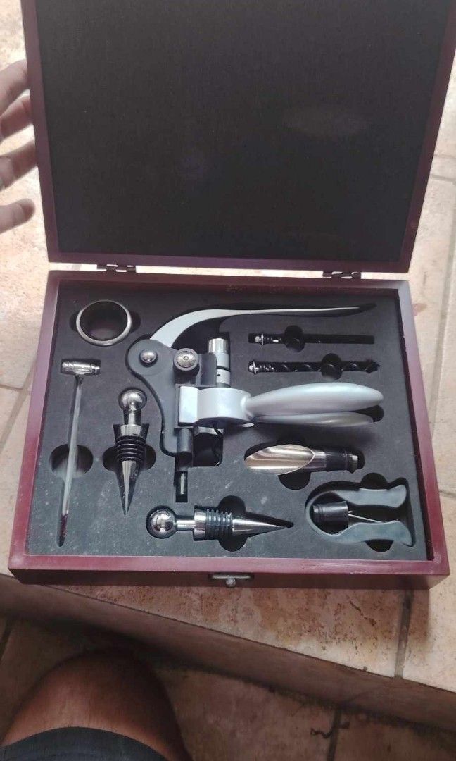 Wine opener (Category: Other Kitchenware & Tableware) located in Rizal. Submitted by mommykiee (Listing ID 1353596290, Image 1). Description: wine opener.